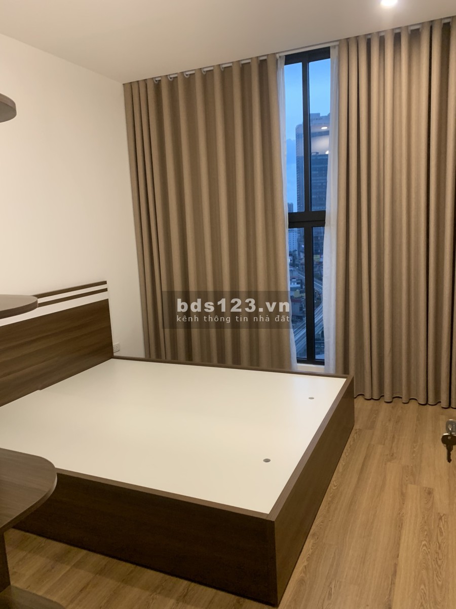 Chính chủ cho thuê CHCC Center Point 110 Cầu Giấy, 3pn full đồ, nhà mới 13tr/1 tháng LH: 0903296691