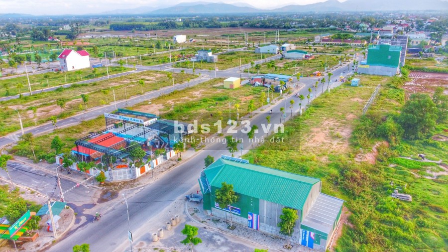 Bán đất nền thổ cư mặt tiền Nguyễn Công Phương, ngay trung tâm thành phố Quãng Ngãi