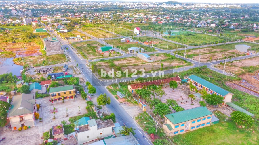 Bán đất nền thổ cư mặt tiền Nguyễn Công Phương, ngay trung tâm thành phố Quãng Ngãi