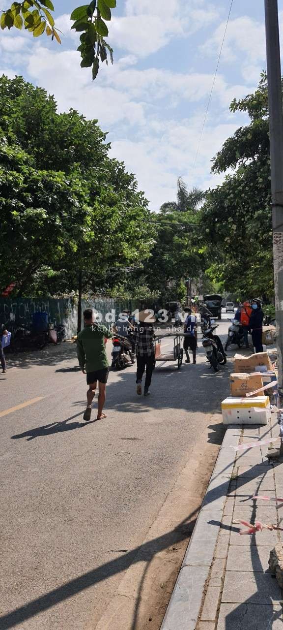 Bán Nhà Mặt Phố Trần Quốc Vượng, DT 126m, Sổ đỏ CC, Giao Dịch Ngay.