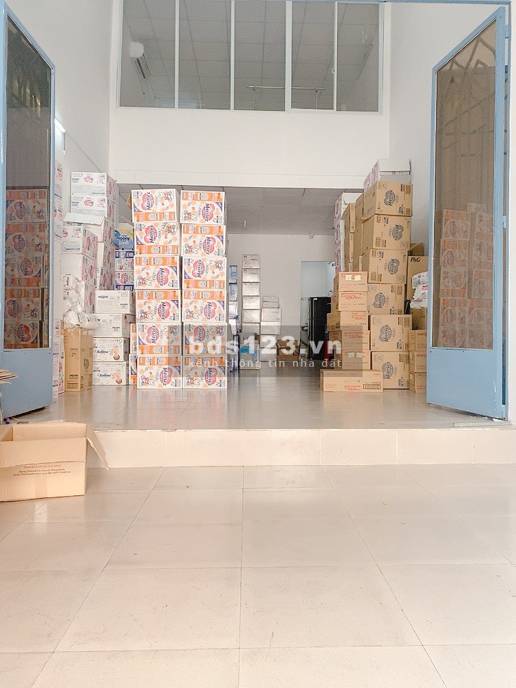 Cho thuê nhà HXT Nguyễn Hồng Đào, Phường 14, Tân Bình. 4x16m cầu thang cuối nhà - Trước nhà có bãi đậu xe hơi