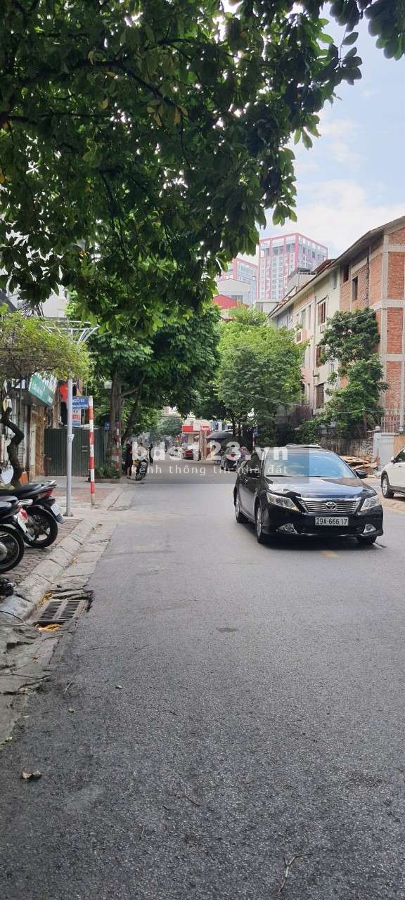 Bán Nhà Mặt Phố Trần Quốc Vượng, DT 126m, Sổ đỏ CC, Giao Dịch Ngay.