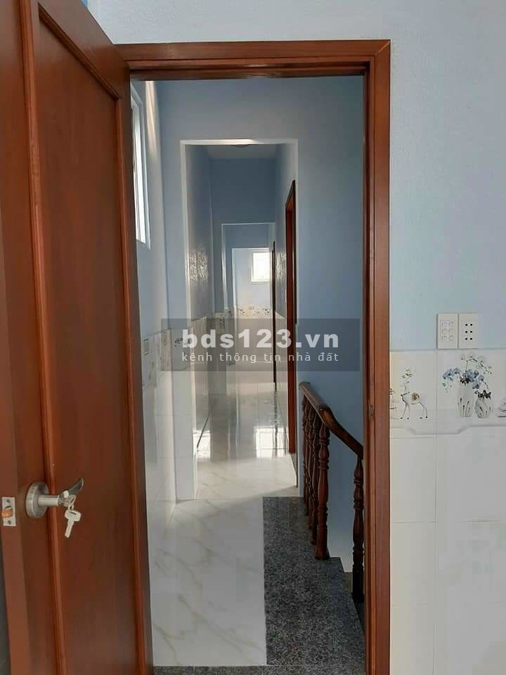 Bán nhà đường Nguyễn Thị Sóc, 5x12, 1 trệt 1 lầu, giá chỉ 590 triệu. LH: 0794429481 phi