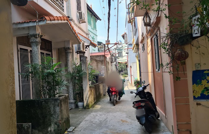 Nhà 5 tầng 32m2 Phố Trạm, ngay Aeon, Vĩnh Tuy, Giá 3,2 tỷ