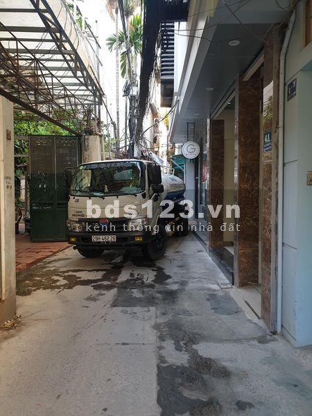 Bán nhà 6 tầng ô tô đỗ cửa 65m2 ngõ 79 Dương Quảng Hàm giá 11,3 tỷ. LH 0912442669