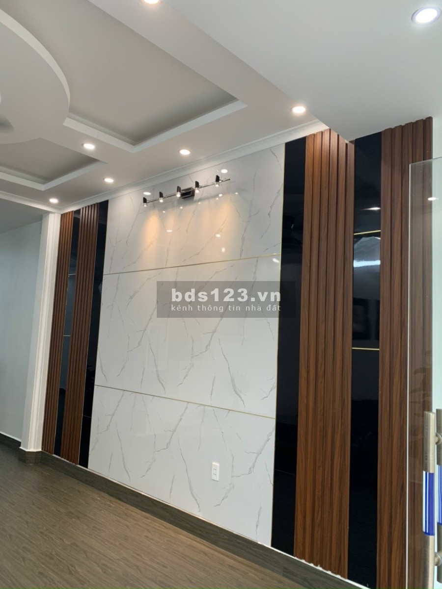 Bán nhà ngõ phố Quang Trung, TP HD, 2.5 tầng, 61.5m2, mt 5m, 3 ngủ, ngõ ô tô tránh nhau