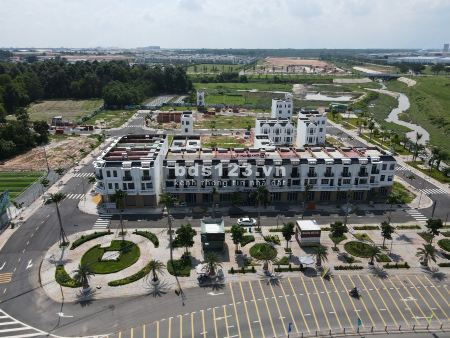 Cần bán nhà nguyên căn 1 trệt 2 lầu ở Phú Chánh Tân Uyên Bình Dương 2 mặt tiền kinh doanh