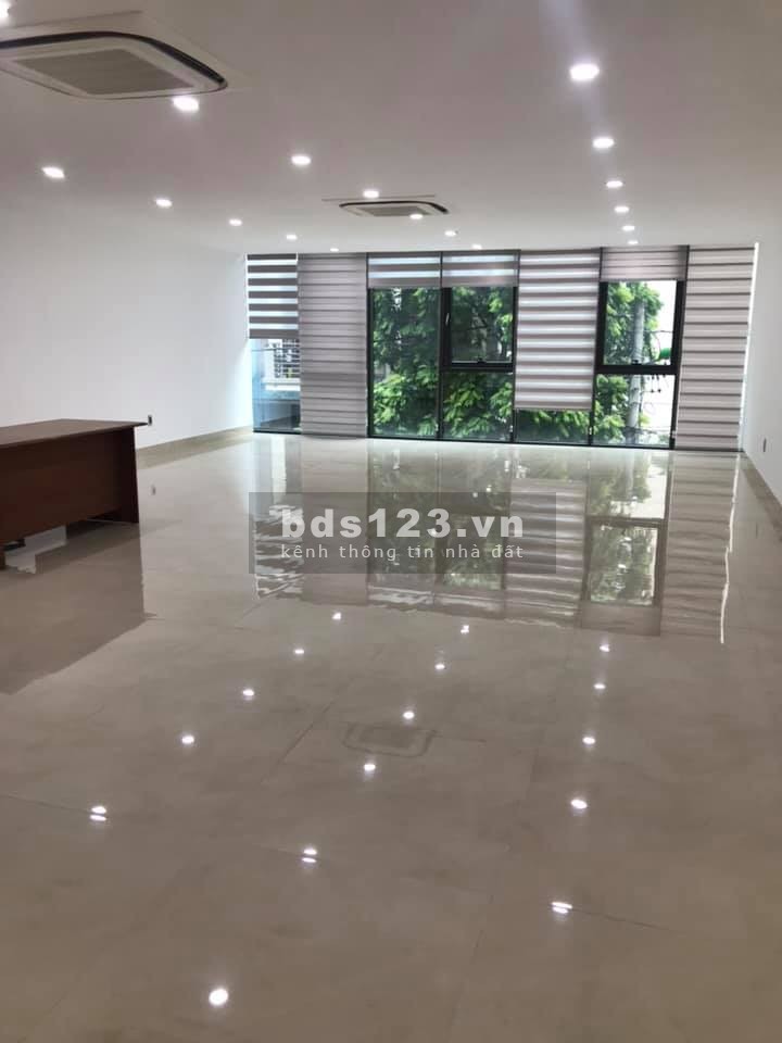 Tôi cần cho thuê gấp sàn VP tại 23 Lê Văn Lương, Thanh Xuân. DT 80m2, giá thuê chỉ 14.000.000đ/th