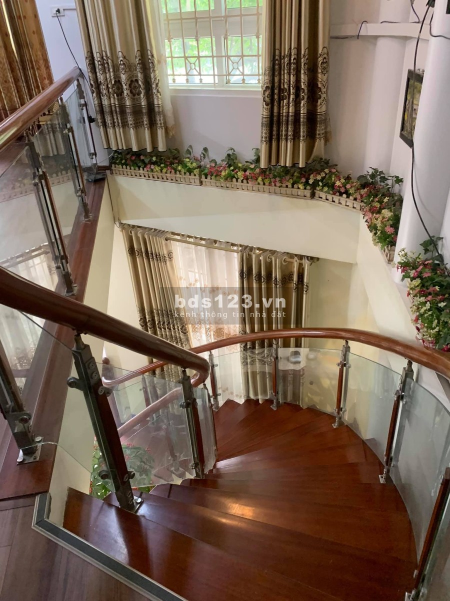 Nhà quan bề thế khu Bách Khoa 65m2*5T chỉ 3.5 tỷ