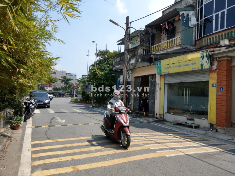 Bán nhà Lý Sơn chỉ từ 50tr/m, phân lô Quân Đội HV Hậu Cần, taxi đỗ sân, ngắm Cầu Đông trù