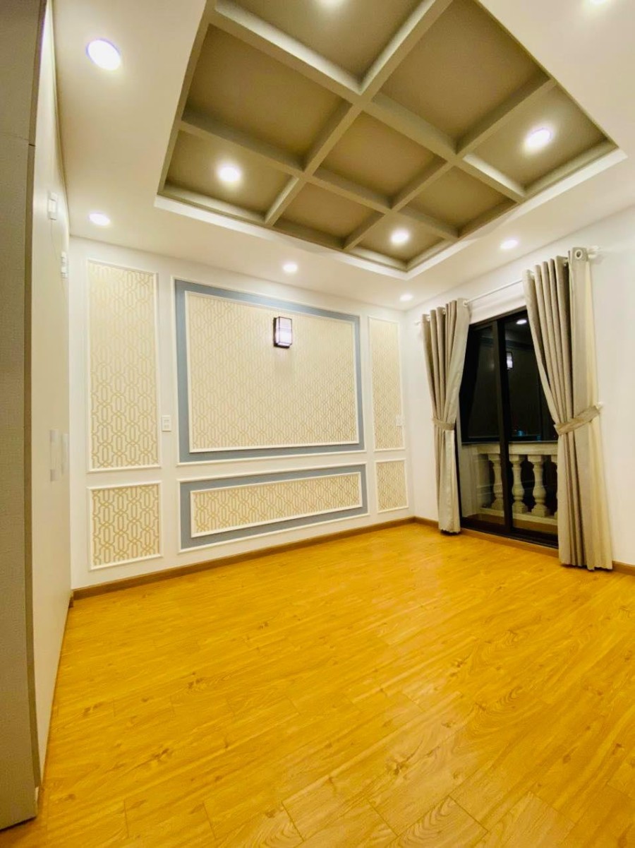 Nhà hẻm xe tải Dương Quảng Hàm, Gò Vấp, 5 Lầu bê tông cốt thép ở hay kinh doanh đều tốt