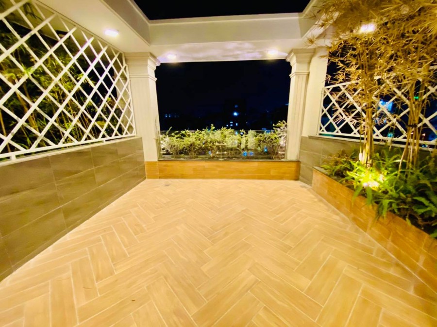 Nhà hẻm xe tải Dương Quảng Hàm, Gò Vấp, 5 Lầu bê tông cốt thép ở hay kinh doanh đều tốt