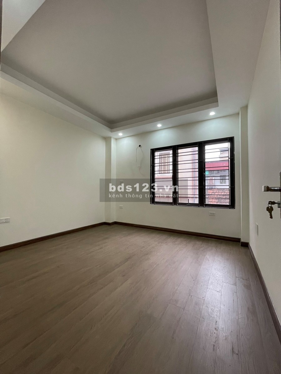 Bán nhà Minh Khai, ngay sau Quận Bắc Từ Liêm, lô góc, ô tô đỗ cửa, 42m2 giá chỉ 2.15 tỷ