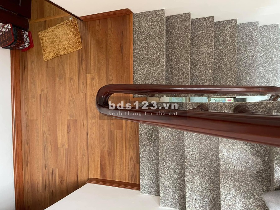 Bán nhà nguyên căn đẹp nhất Mễ Trì Thượng 44 m2 nhỉnh 4 tỷ nội thất lung linh, ở sướng.