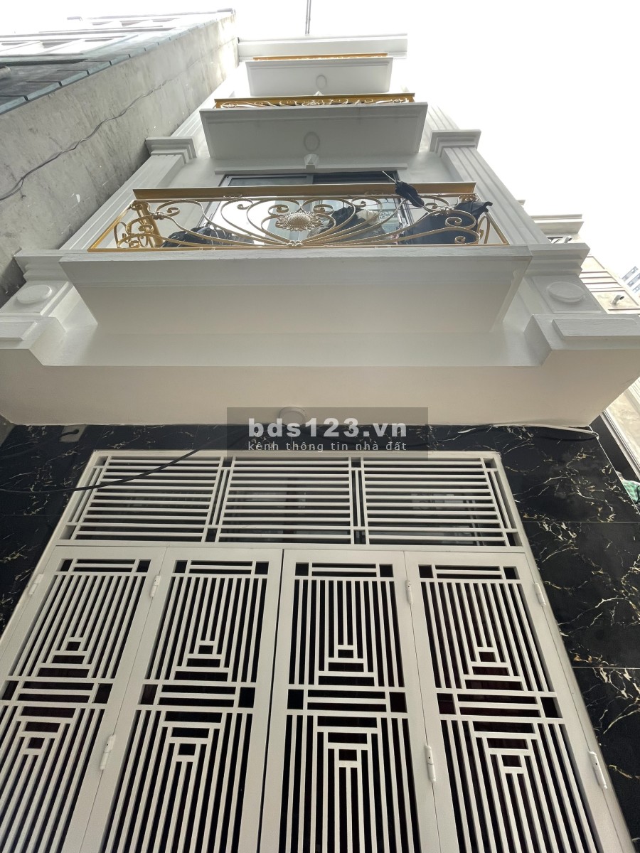 Bán Nhà Phố Ngô Quyền Hà Đông khu phân lô Quân Đội ô tô đỗ cách 20m diện tích 38m2 giá 2.4tỷ