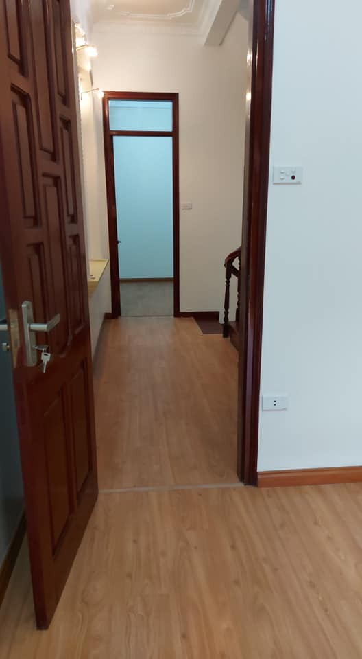 Giá bán chỉ 6.5 tỷ diện tích 65m2, đúc 4 tầng kiên cố nhà đẹp ở luôn ngay chùa Láng, Quận Đống Đa