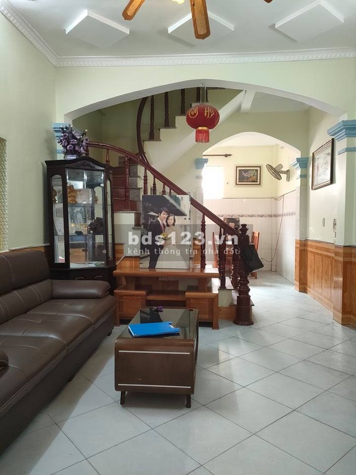 Chủ giàu có mua nhà mới cần bán 38m2, 4 tầng chỉ 3.2 tỷ Bằng Liệt. LH: 0367819123.