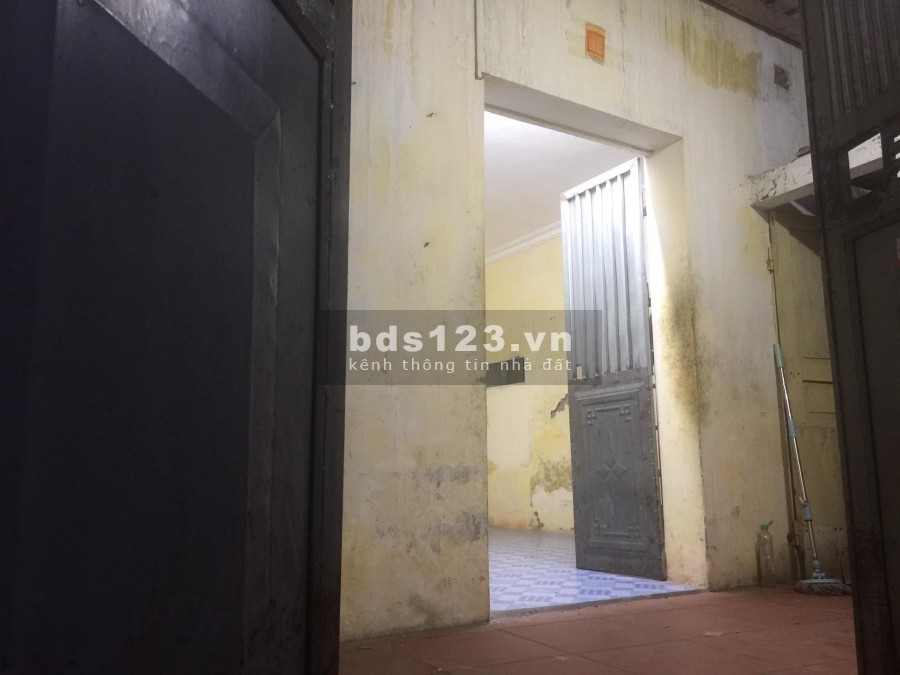 Bán đất tặng nhà Phố Tân Mai 31m2x2T, MT 4.6m, Giá 1.98 tỷ