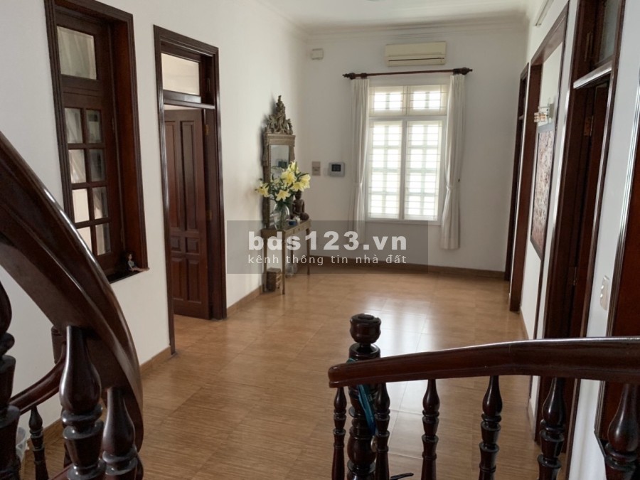 Cho thuê Villa 1 trệt 2 lầu diện tích sử dụng 12x25m phường Thảo Điền Quận 2 giá tốt