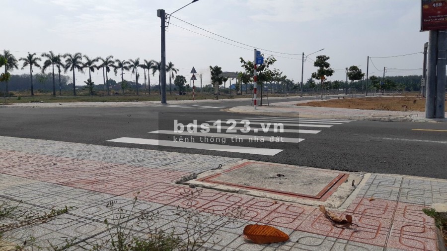 Cần sang gấp lô đất nằm liền kề làng đại học quốc tế Việt Đức đường lớn, tiện ích đủ