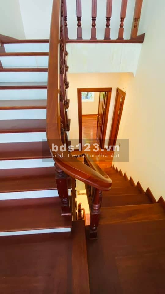 Biệt thự Việt Kiều Châu Âu – Nguyễn Văn Lộc 2 mặt phố, nội thất, an sinh xứng tầm đẳng cấp 19 tỷ 5.