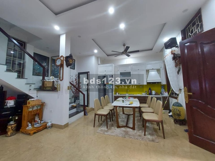 BÁN NHÀ THANH XUÂN - Ô TÔ VÀO NHÀ - CHỈ 8 TỈ - TẶNG NỘI THẤT