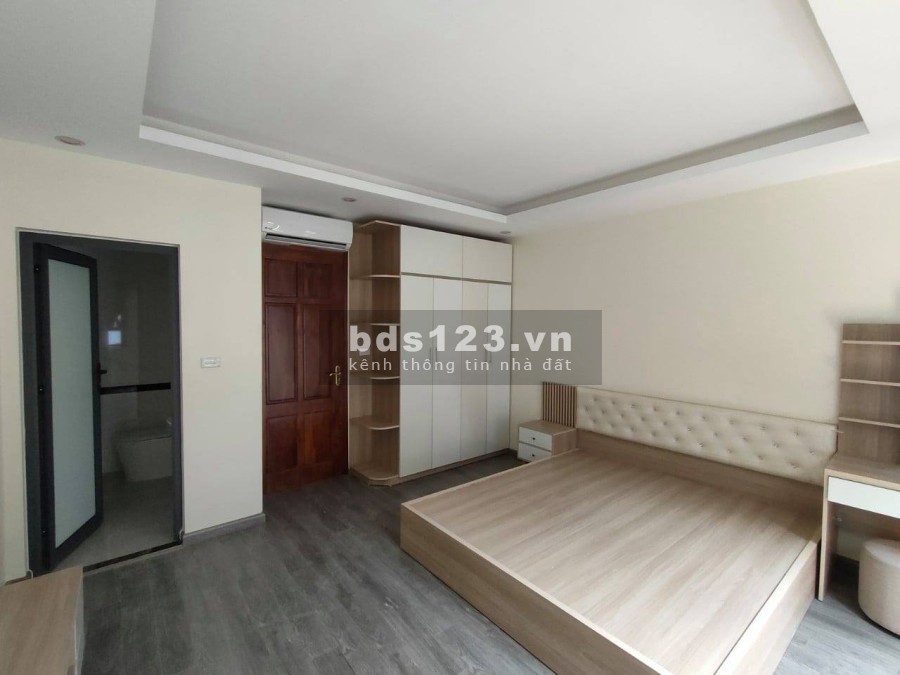 Tôn Thất Tùng Đống Đa diện tích sử dụng 40m2 6 tầng đúc kiên cố ô tô 10m giá 2.7 tỷ