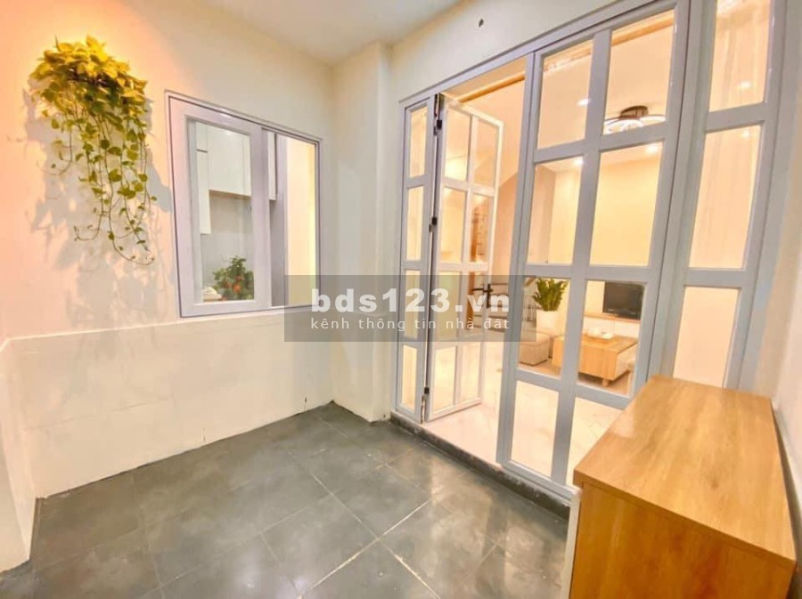 Oto đỗ cửa, nhà full nội thất, 3T 38m2 ngõ 136 Chùa Láng, MT 7m, chỉ 3,8 tỷ, 0392969999