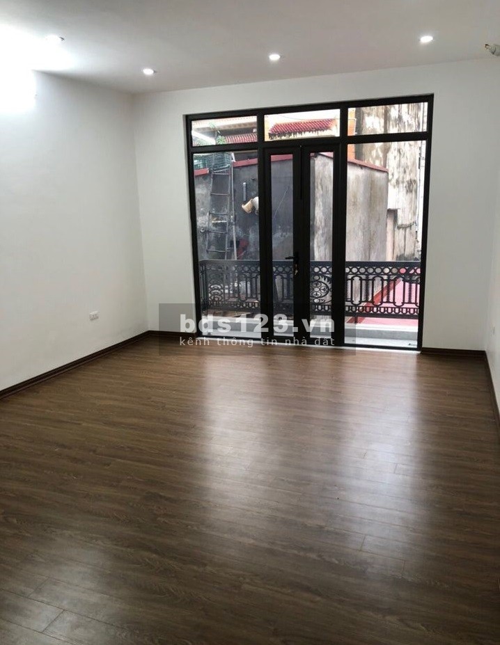Bán Nhà khu Hoàng Quốc Việt, Quận Cầu Giấy diện tích 45m2 5 tầng giá 4.3 tỷ thương lượng