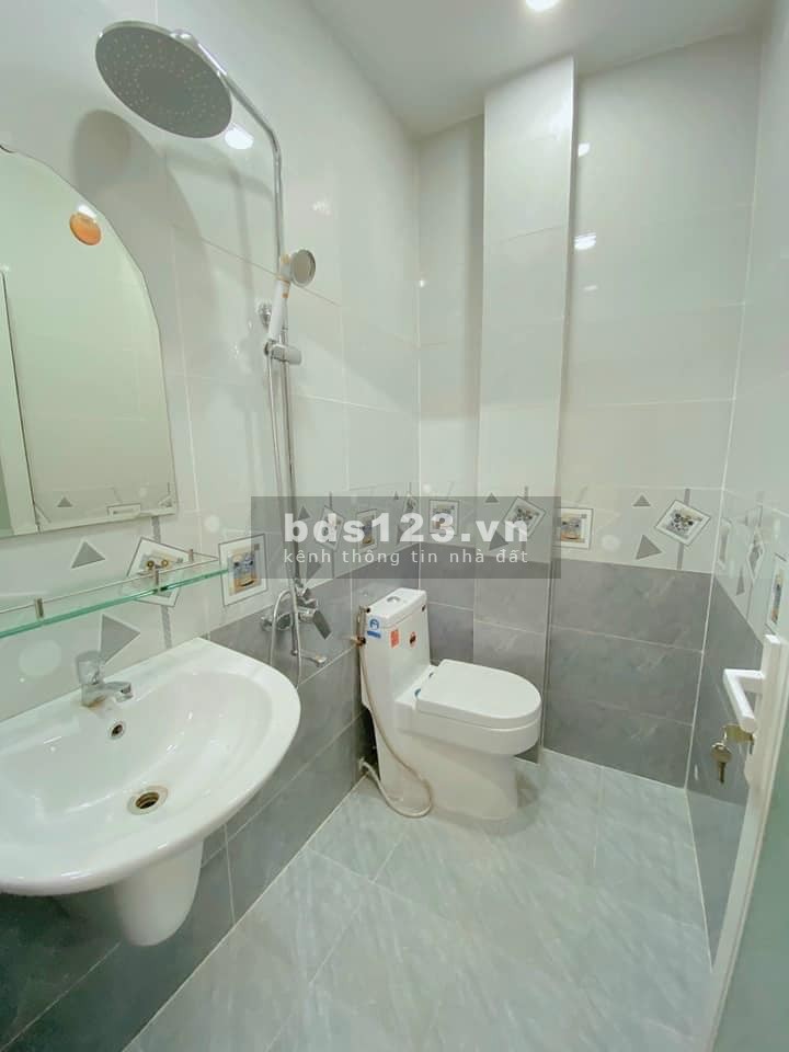Bán Nhà Phố Ngô Quyền Hà Đông khu phân lô Quân Đội ô tô đỗ cách 20m diện tích 38m2 giá 2.4tỷ