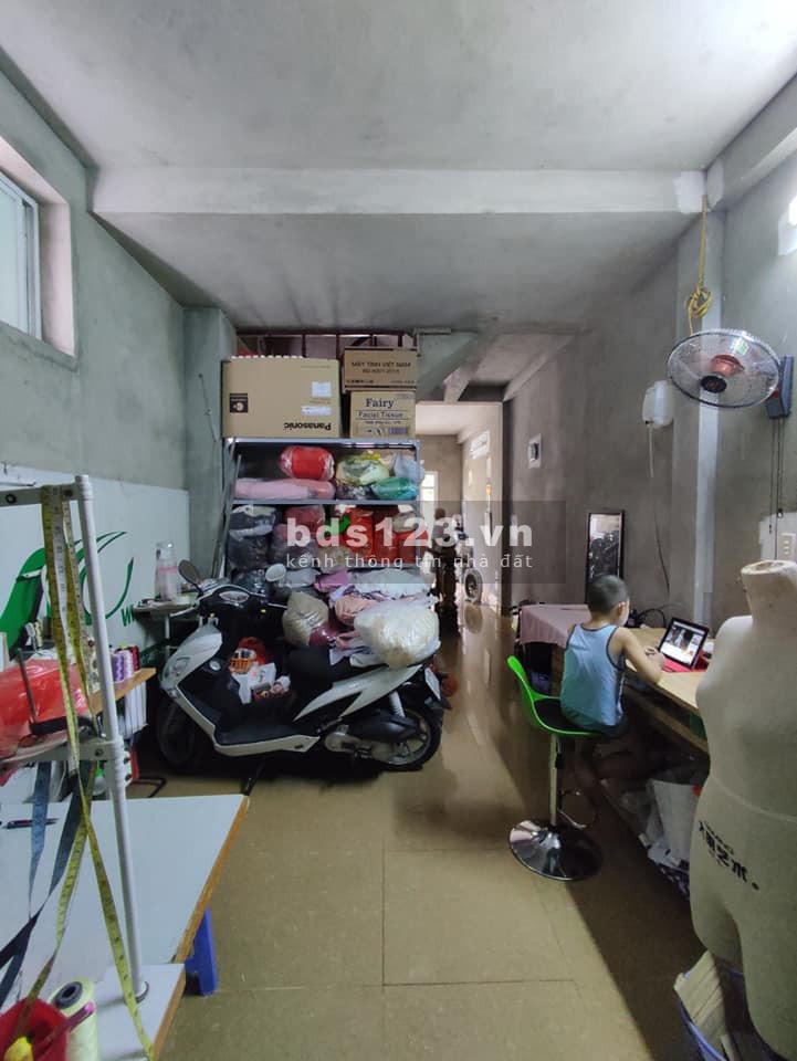 Bán nhà nguyên căn đẹp 50M ra mặt đường Khâm Thiên, tiện ích ngập tràn sổ đỏ nở hậu