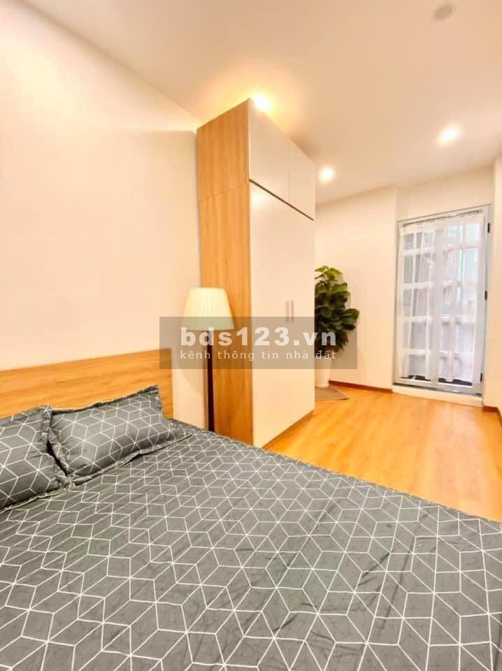 Oto đỗ cửa, nhà full nội thất, 3T 38m2 ngõ 136 Chùa Láng, MT 7m, chỉ 3,8 tỷ, 0392969999