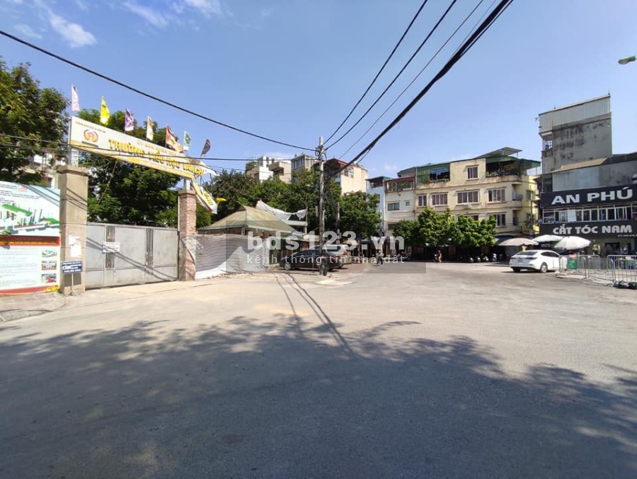 Bán nhà nguyên căn đẹp 50M ra mặt đường Khâm Thiên, tiện ích ngập tràn sổ đỏ nở hậu