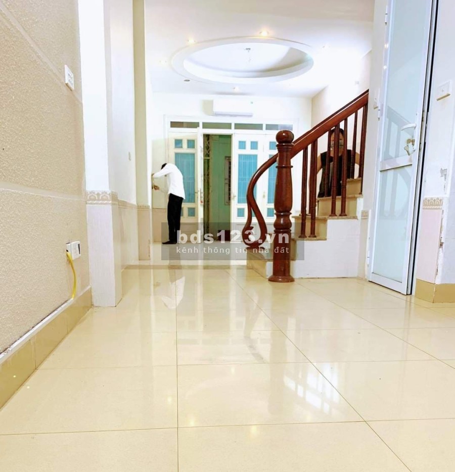 Bán nhà Lê Văn Lương Thanh Xuân, diện tích 42m2 5 tầng, giá bán chỉ 5.15 tỷ lhcc