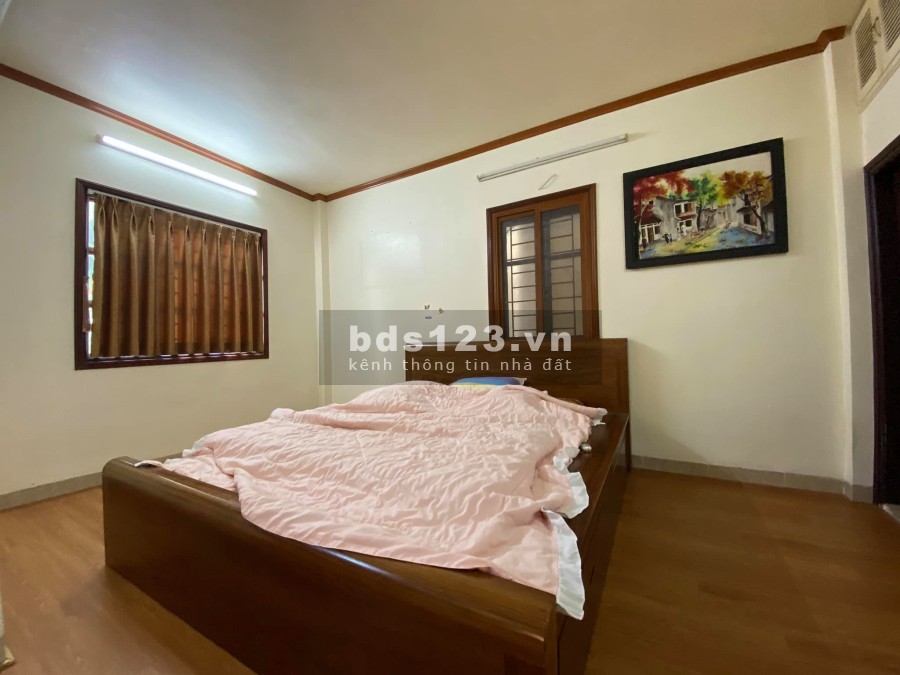 Bán nhà hiếm Đội Nhân, phố Vip Quận Ba Đinh, dtsd. 40m2, 5 tầng mt 6m, giá 4.7 tỷ, lh 0975513371
