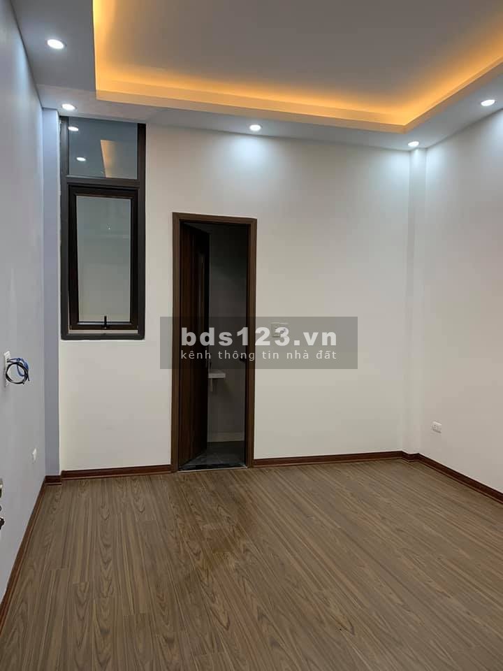 Bán nhà Ngõ Quỳnh Quận Hai Bà Trưng 5 tầng giá nhỉnh 3 tỷ…