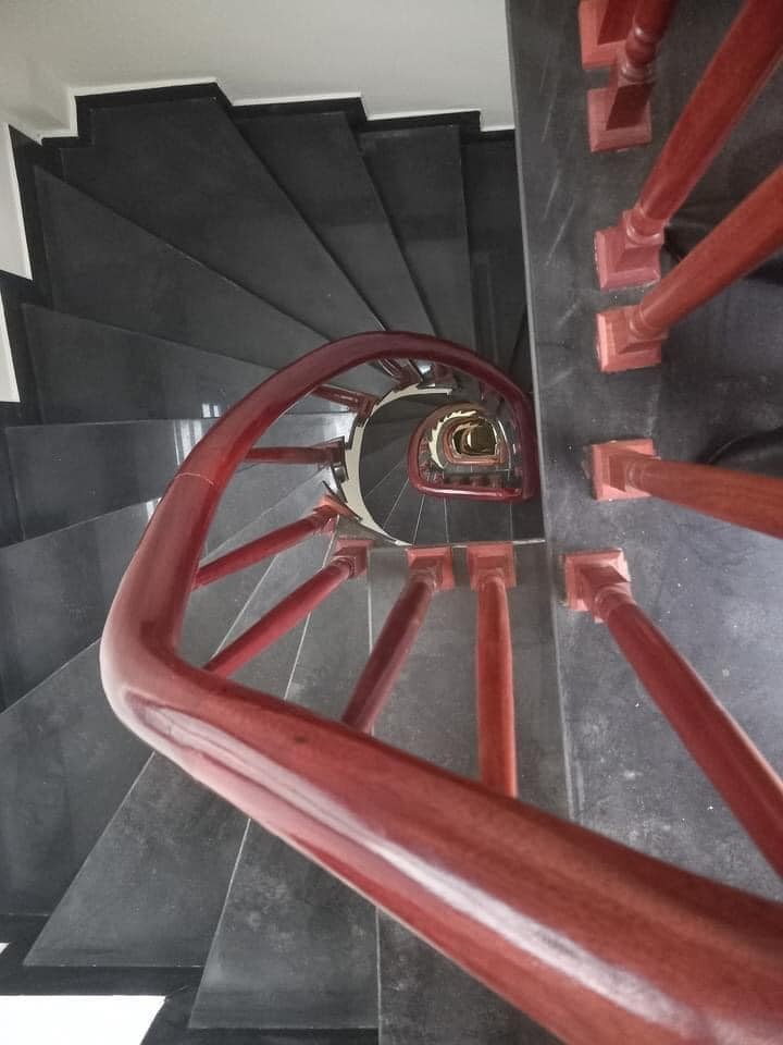 Bán nhà mặt ngõ Đặng Thùy Trâm diện tích 40m2, 5 tầng mặt tiền 4m giá 8 tỷ, lh 0902224679
