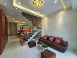 Bán gấp lô nhà phố 8 căn nhà nguyên căn đẹp, giá cả hợp lý, sổ hồng riêng, có hoàn công