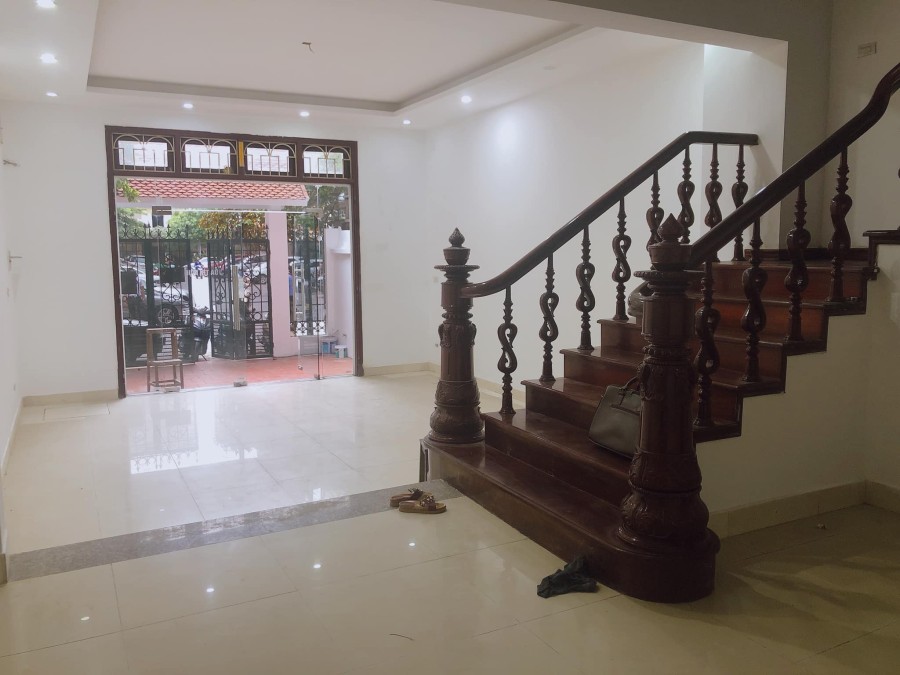 Bán gấp BT Khuất Duy Tiến – Thanh Xuân, DT 110, 4 tầng, KD, an sinh đẳng cấp, giá 23 tỷ.