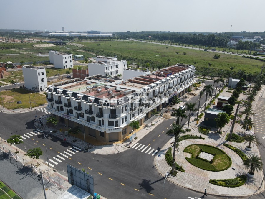 Cần bán nhà nguyên căn 1 trệt 2 lầu ở Phú Chánh Tân Uyên Bình Dương 2 mặt tiền kinh doanh