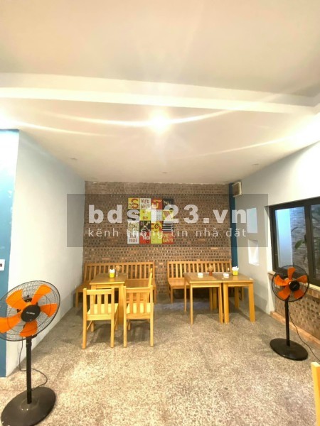 Cần bán siêu phẩm nhà đẹp Lạc Long Quân dt 114m2 4 tầng, mặt tiền 6m, kinh doanh, thang máy.