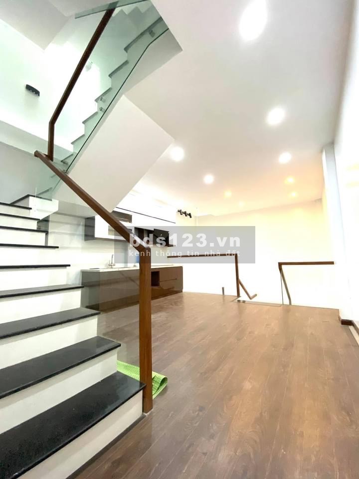 Nhà đẹp Phú Thượng, hàng xóm Ciputra, 52m2 x 5tầng, mt 4.5m,…