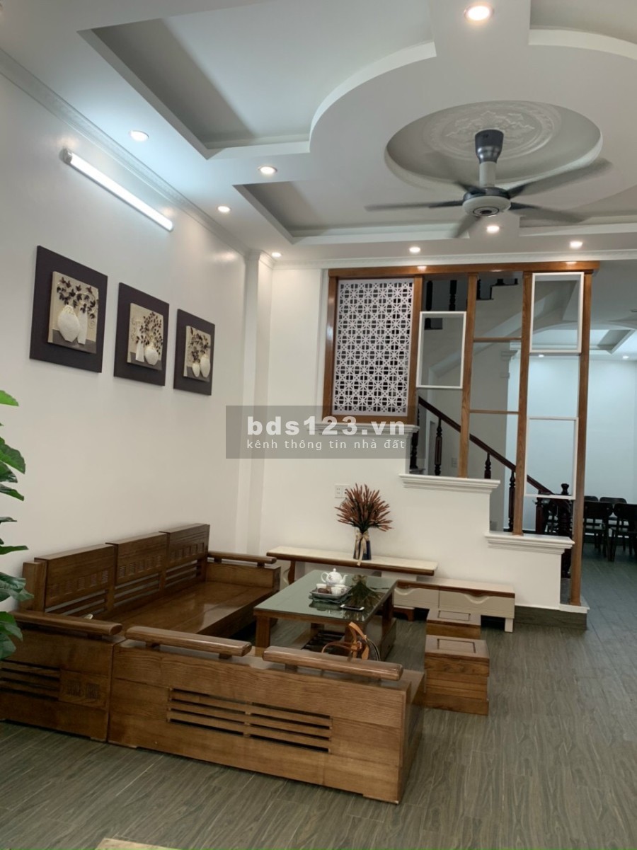 Bán nhà ngõ phố Quang Trung, TP HD, 2.5 tầng, 61.5m2, mt 5m, 3 ngủ, ngõ ô tô tránh nhau