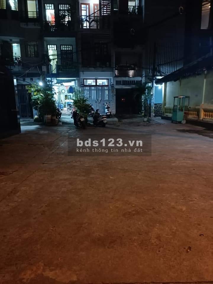 Nhà đẹp 3 tầng kiên cố, 3 PN. CMT8, P.13, Quận 10. 3,6 tỷ