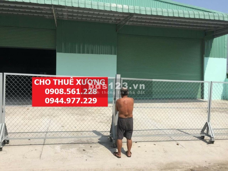 Cho thuê gấp 3 nhà xưởng nằm Lê Văn Khương, Quận 12. dt: 400m2 + 600m2 + 1200m2 có điện 3fa