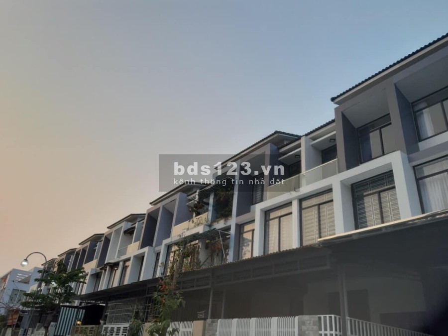 Chính chủ cần bán An Cựu City dtsd 126m2, giá 4.69 tỷ, giá tốt nhất thị trường hiện tại
