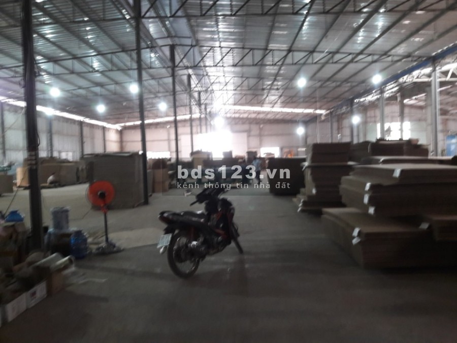 Cho thuê gấp 3 nhà xưởng nằm Lê Văn Khương, Quận 12. dt: 400m2 + 600m2 + 1200m2 có điện 3fa