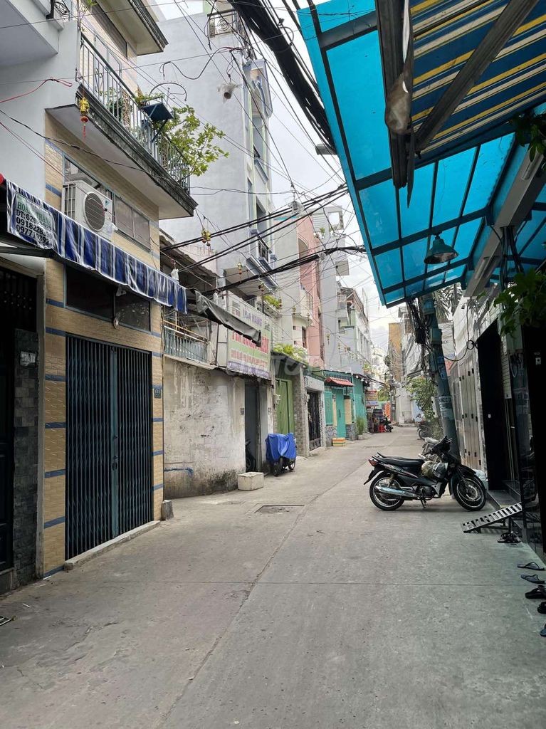 Bán nhà Hẻm 4m Lạc Long Quân, F8, Quận Tân Bình, diện tích 80m2 giá bán 4 tỷ sổ sẵn