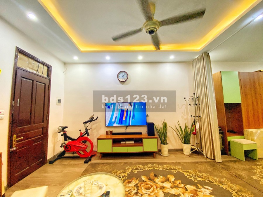 Bán nhà nguyên căn trung tâm Thanh Xuân, nhà đẹp ở ngay, sổ đỏ chính chủ, chỉ nhỉnh 1 tỷ