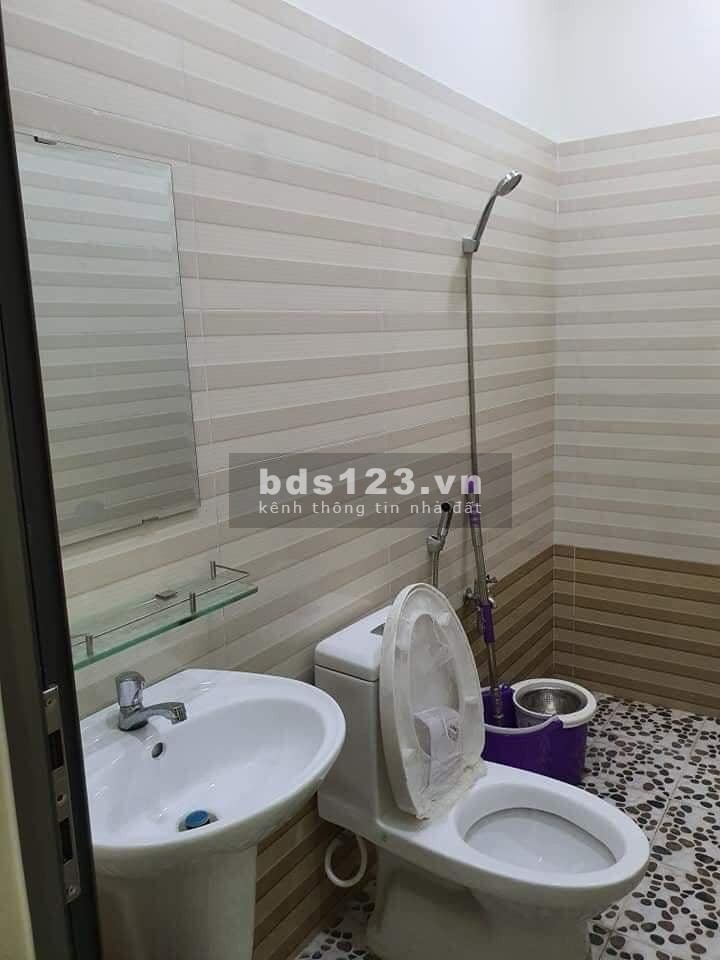 Bán nhà hẻm đường Trần Thủ Độ, Tân Phú, giá rẻ, diện 28m2, 2 lầu, 2PN, 2WC, lh 0789650306
